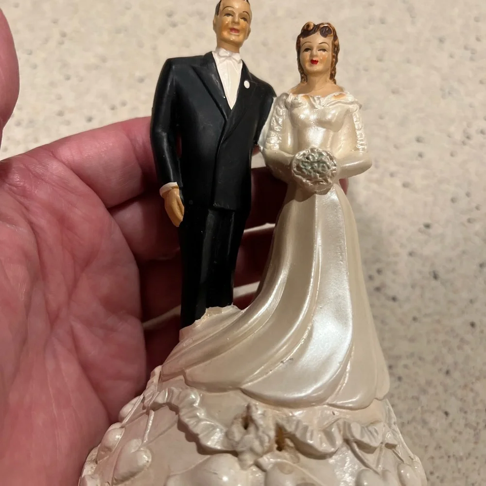 Elegant Wedding Cake Topper - Black and White Vintage 50’s